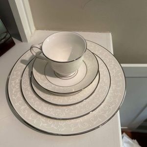 10 x 5 piece Place Setting Lenox Opal Innocence